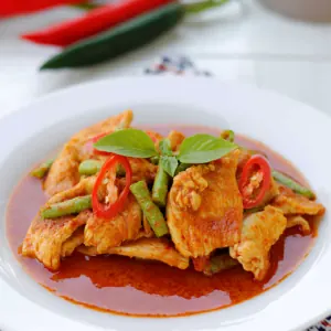 ผัดพริกแกงถั่วไก่